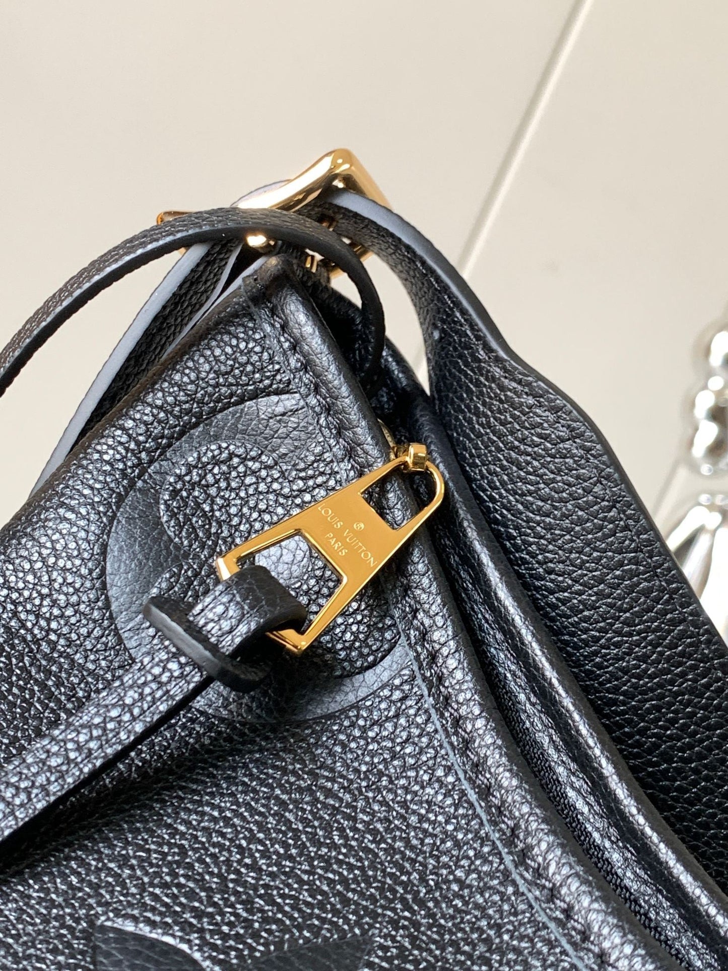 【ルイヴィトン】関税送料込み♢Carryall PM｜コンパクトながら肩背・斜挎対応！