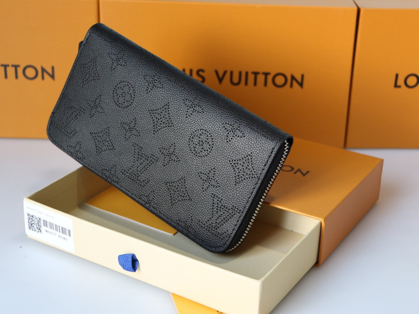 【ルイヴィトン】すぐ届く/特徴的なデザイン♪長財布 GIFTにも