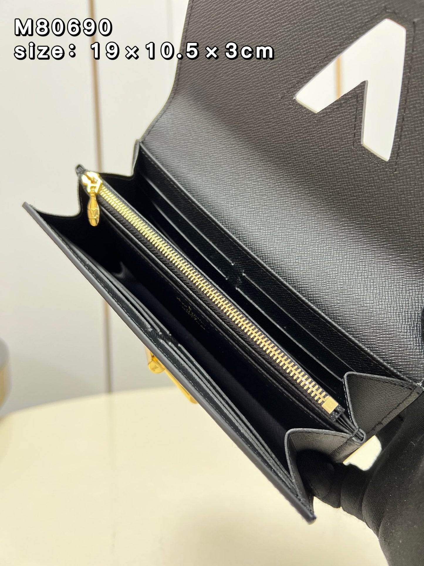【ルイヴィトン】洗練デザイン限定★希少色あり★ツイスト長財布